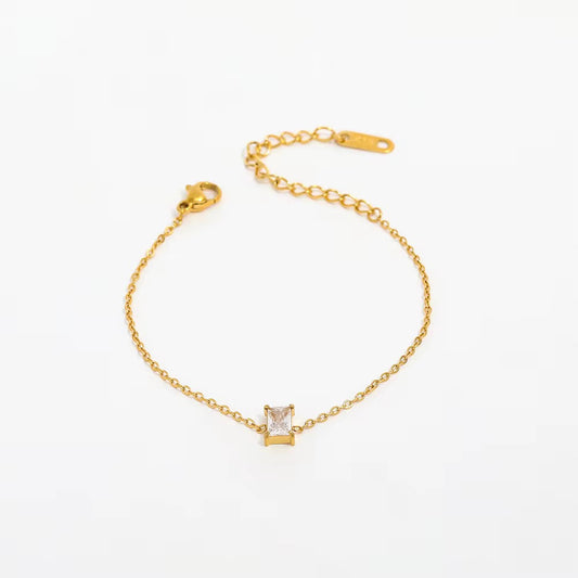 The solitaire bracelet